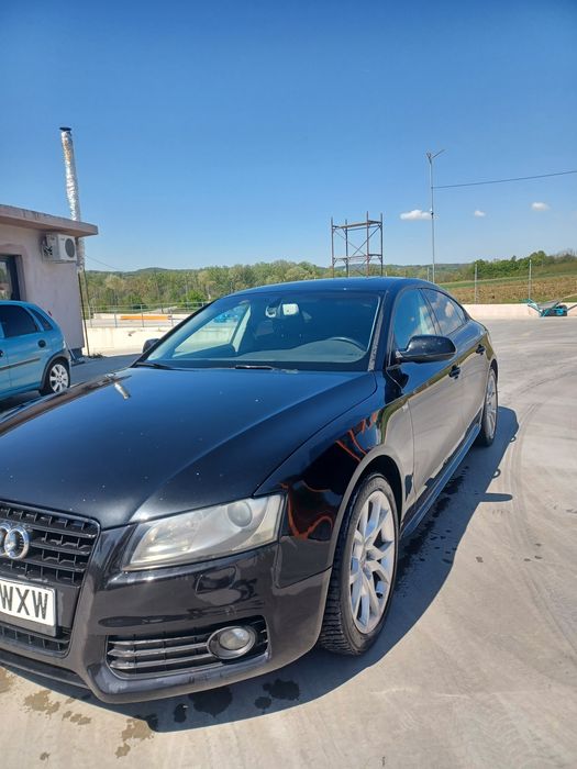Vând Audi A5, an fabricație 2011, motor 2.0 TDI diesel, 170 CP, volan pe stânga.