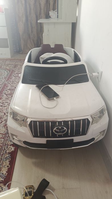 Продам детскую машинку.