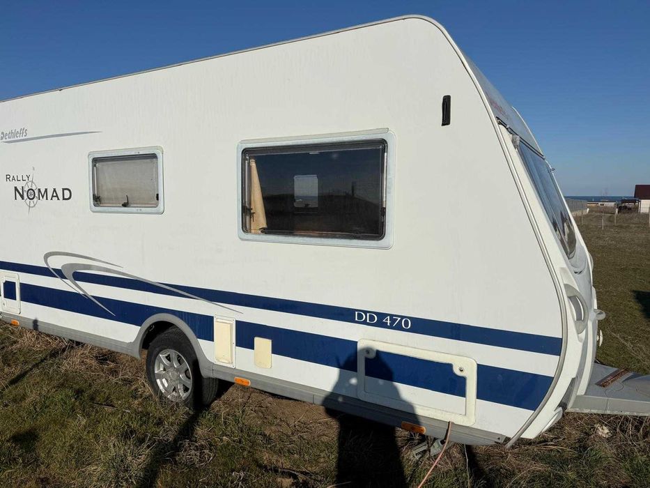 Rulota auto, an 2010 /Pat mare pentru 4 persoane /baie separata lavoar /cabina dus /wc / stare foarte buna