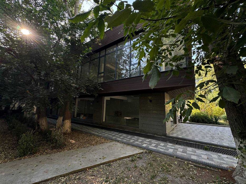 №AK-0891 Отдельно стоящая здание со своей парковкой на Ц1