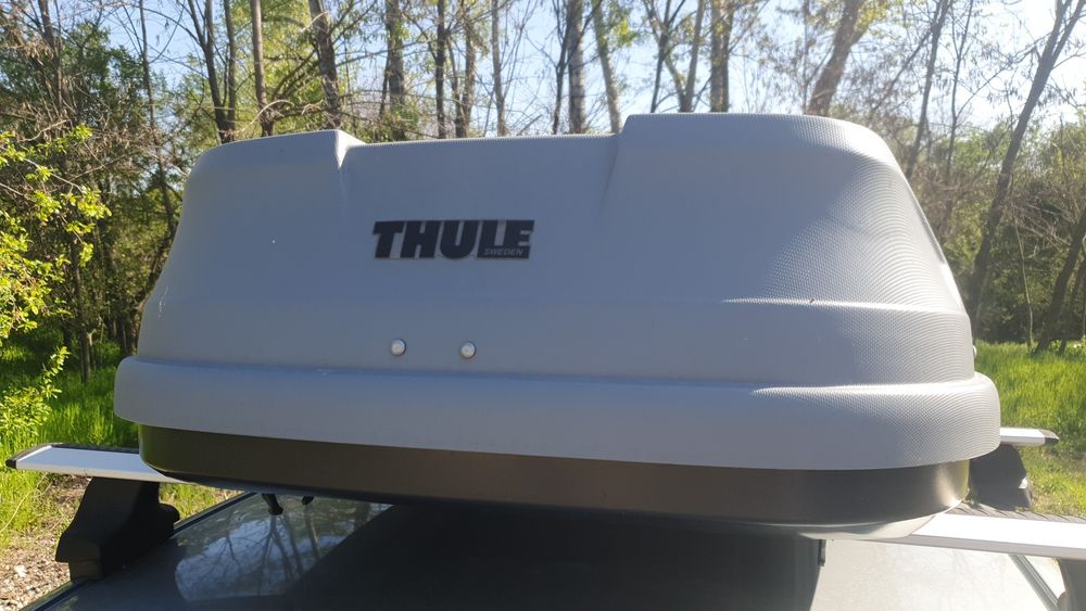 Thule Box Sweden S 420l, este ca Nou, se Vinde cu tot cu Bari.