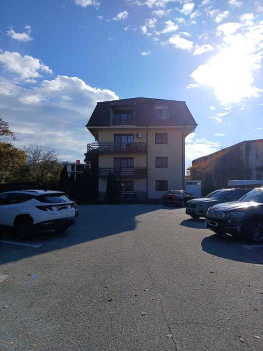 Vând APARTAMENT 3 CAMERE (86mp + balcon 4.63mp)