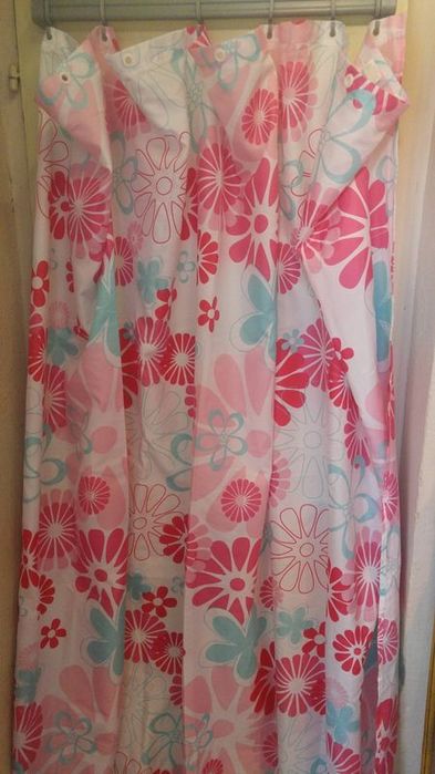 Нови завеси за баня