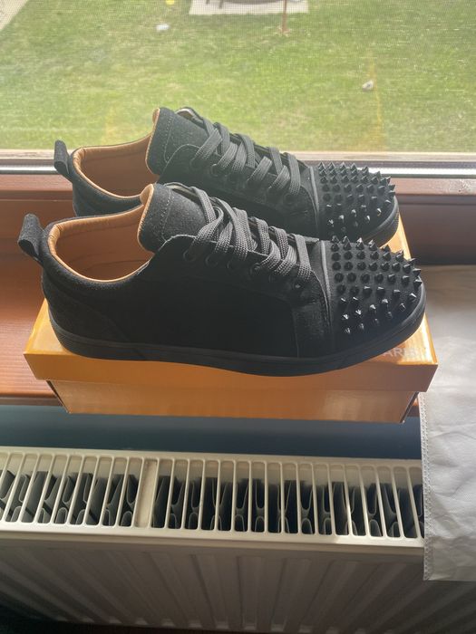 Louboutin Junior full box