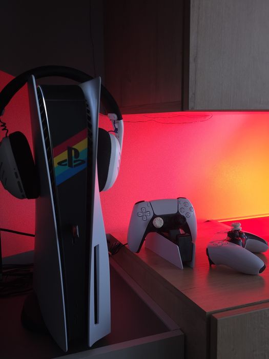 Продам PlayStation 5 с дисководом (PS5)