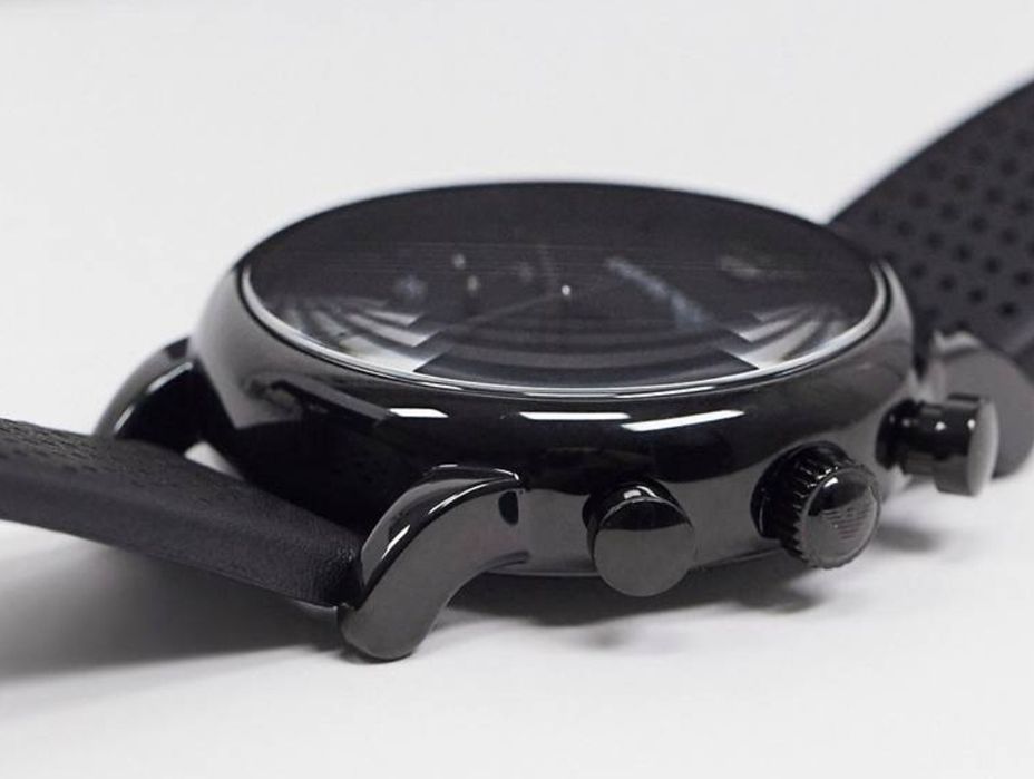 Мъжки часовник Emporio Armani.Каишка естествена кожа.Хронографен.Арман