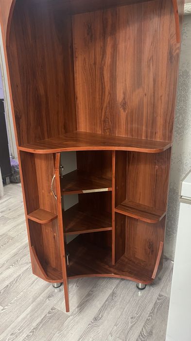 Продам шкаф угловой