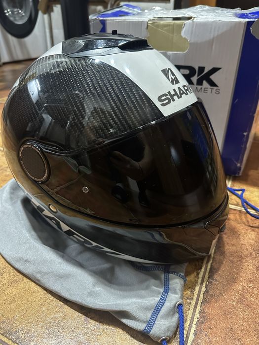 Vand casca motocicleta Shark carbon marimea XL curata