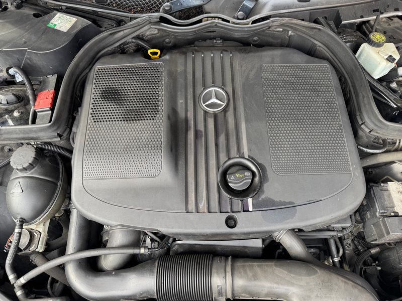 Mercedes-Benz C-Klasse C 220 CDI T BlueEfficiency Avantgarde 2011