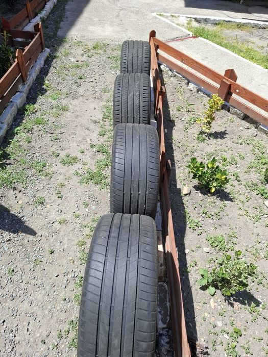 Anvelope Vara 245/40/18