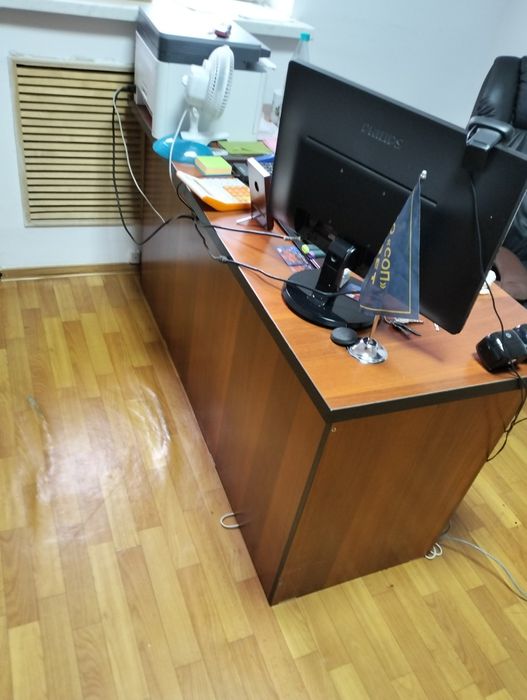 Б/у офисная мебель.