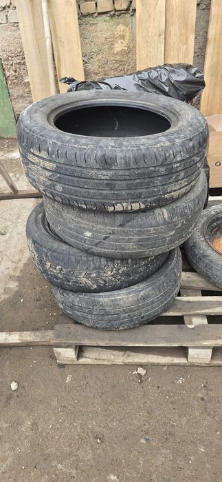 Продам б/у шины 215/60/R16