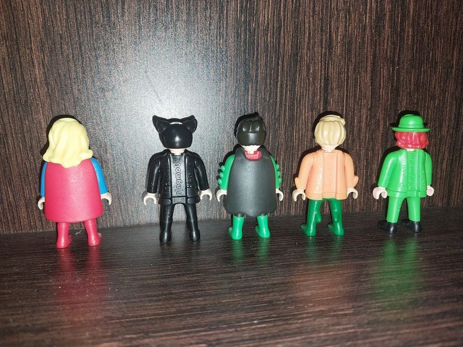 Продам киндеры Герои Playmobil