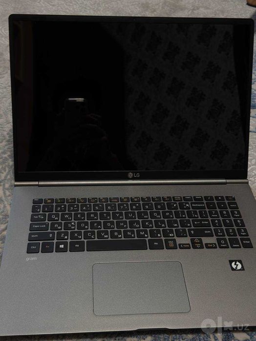 LG Gram 17 I7-8565U