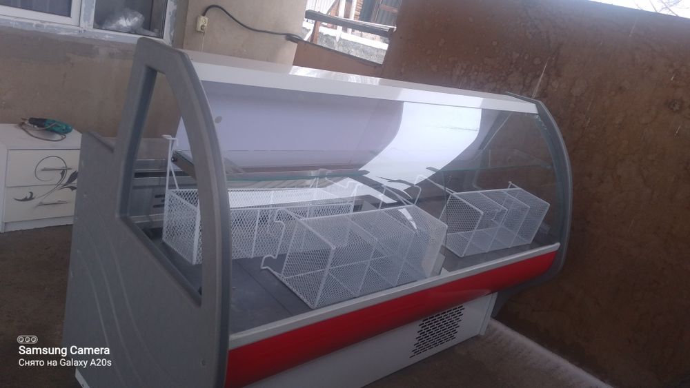 Витринный холодильник