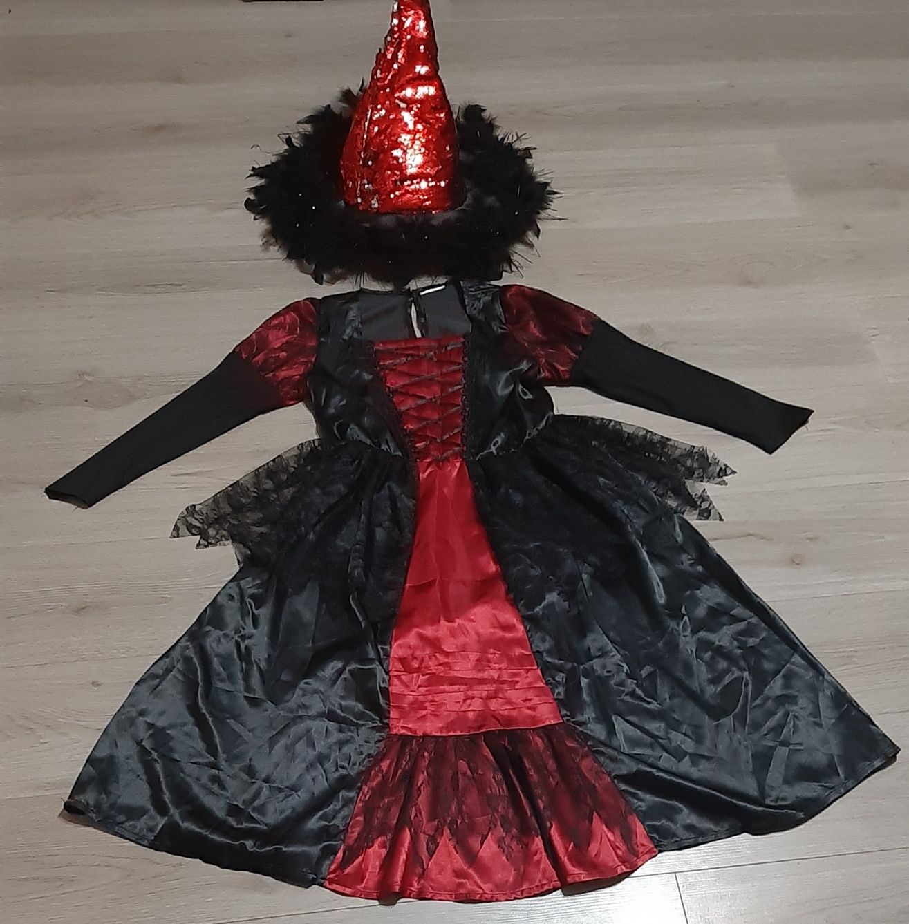 service Conciliator Chap Costume de vrăjitoare Oradea • OLX.ro