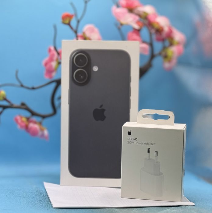 НОВ!!! Apple iPhone 17, 256GB, 5G, Black + подарък адаптер Apple