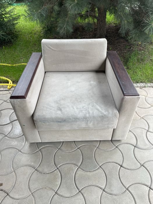 Продам кресло кровать хорошего качества с дереаяным каркасом и каркас