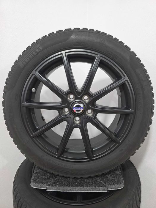 Jante 17 Ford Focus Kuga Puma Volvo V40 V60 215 50 17 Pirelli
