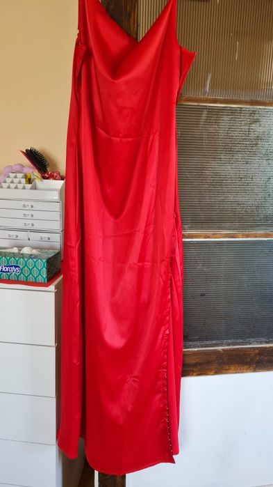 Rochie   din satin nou