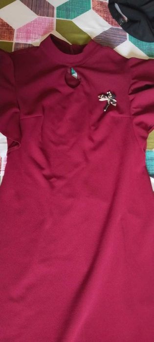 Продам женские платья