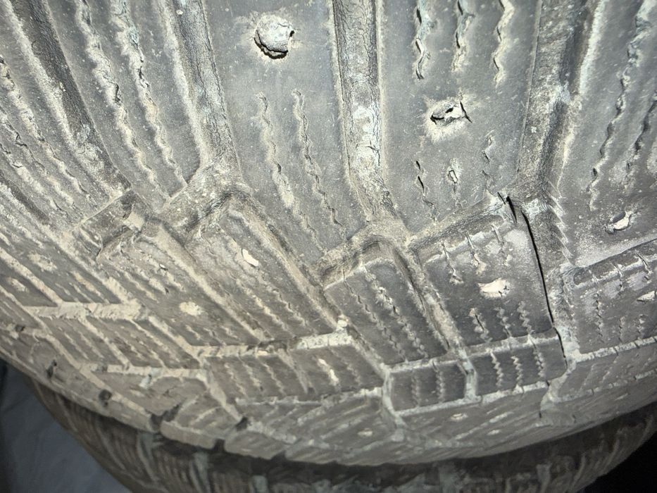 Втора употреба зимни Гуми Continental Ice Contact 245/45/18