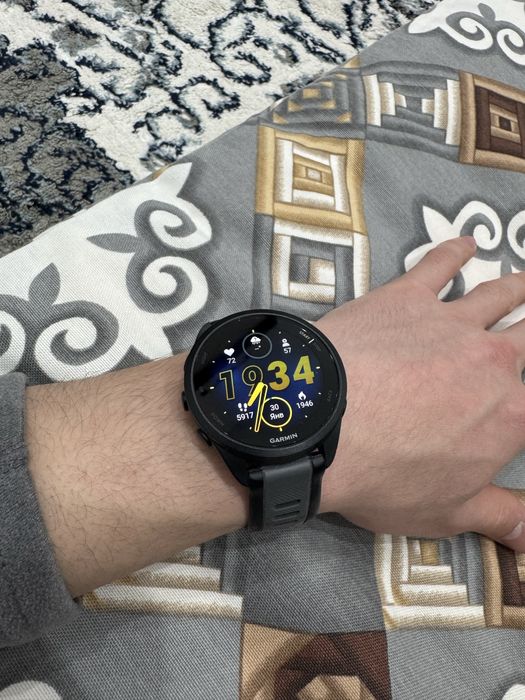 Спортивные смарт часы Garmin 165