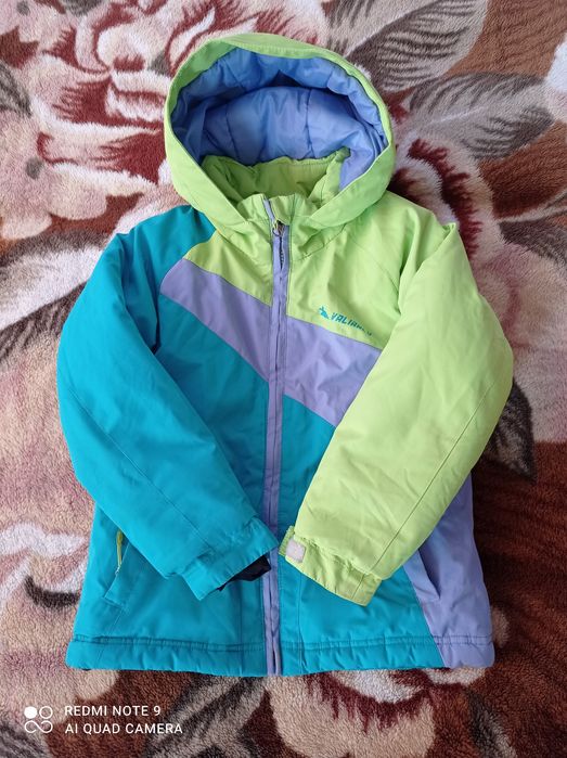 Куртка на девочку 6-7 лет
