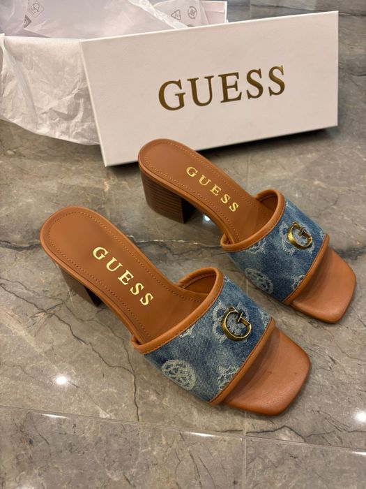 Страхотни чехли GUESS