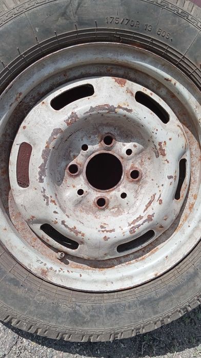 Запасной комплект колеса