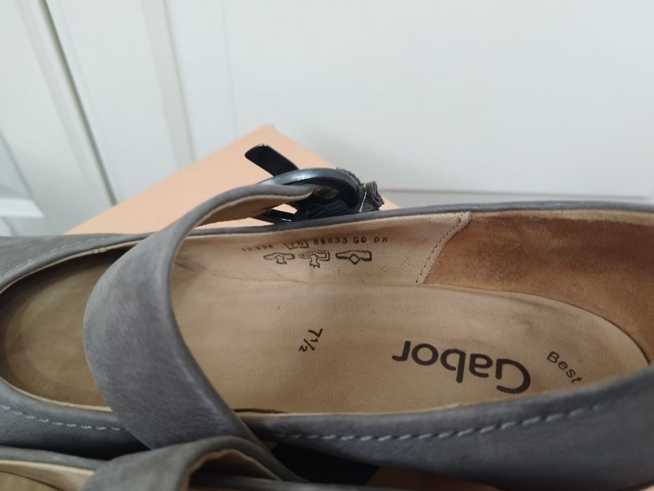 Обувки на нисък ток,от естествена кожа размер 41