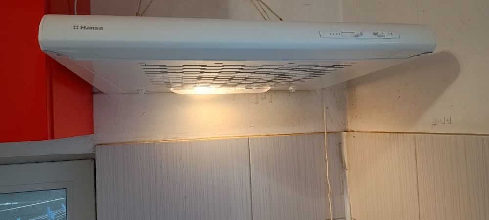 Hotă în stare foarte bună de funcționare