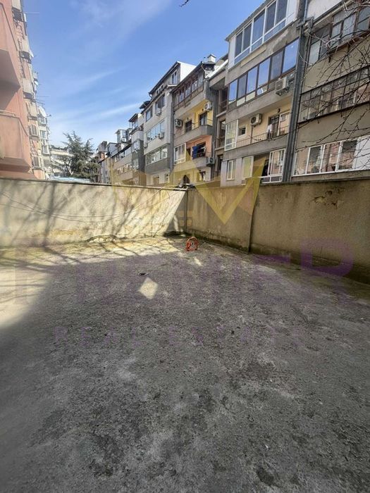 Гараж в Варна-Лятно кино Тракия площ 15 цена 100