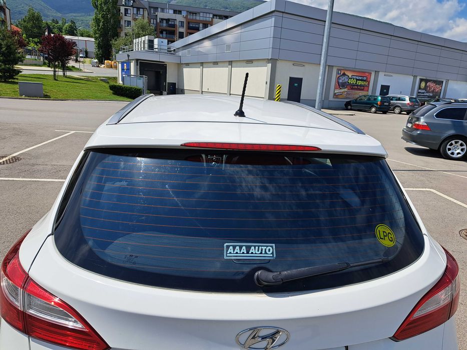 СОФИЯ: Коли под наем -екстри; Ръчка/Автоматик; Газ/Бензин; ENGL, РУССК