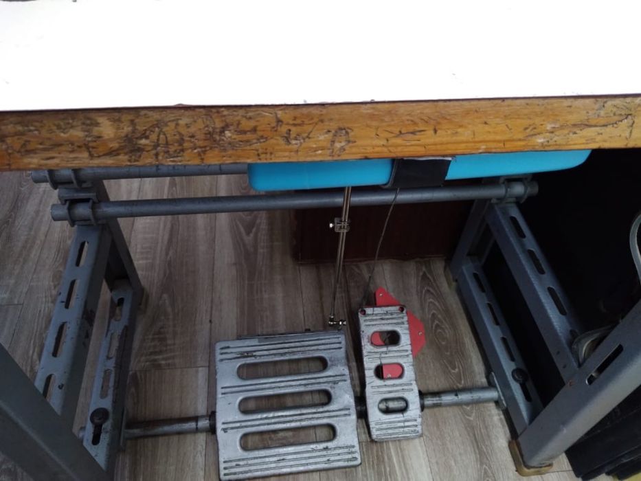 Двухигольная швейная машина