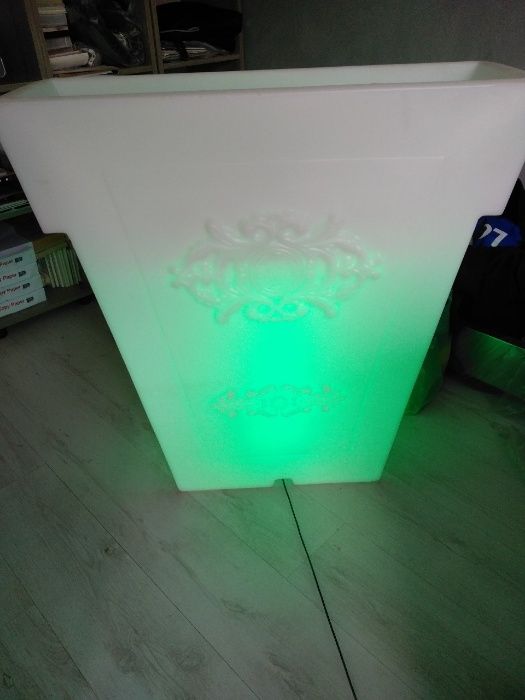 Уникални светещи саксии за дома,градината, заведения, лятни градини!!