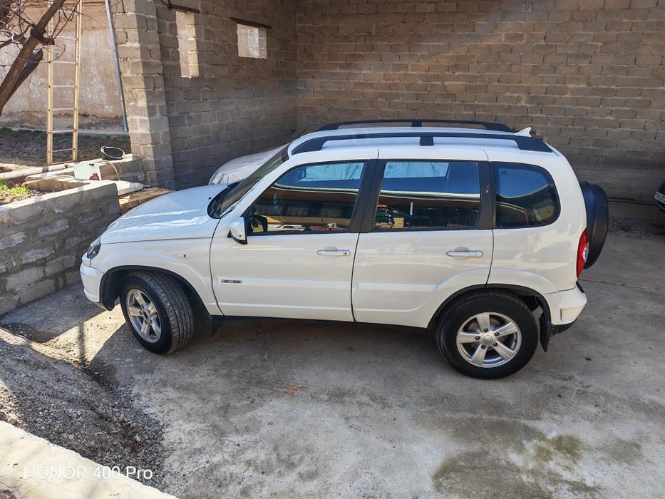 Niva Chevrolet 2018 yil. Probegi 70000 km yurgan.
