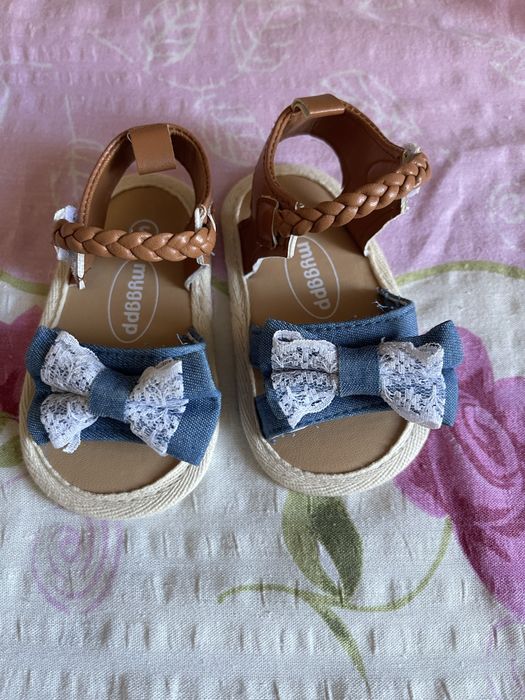 Бебешки обувки за прохождане
