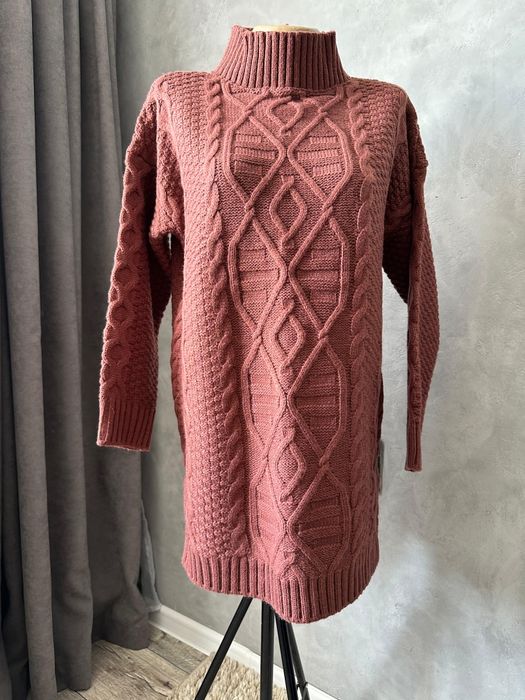 Продам платье и свитер