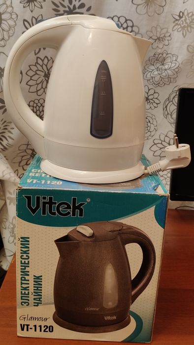 Чайник от компании Vitek