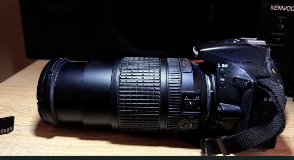 Nikon D5600 + обектив 18-140mm