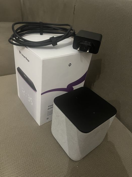 Умная колонка Алиса