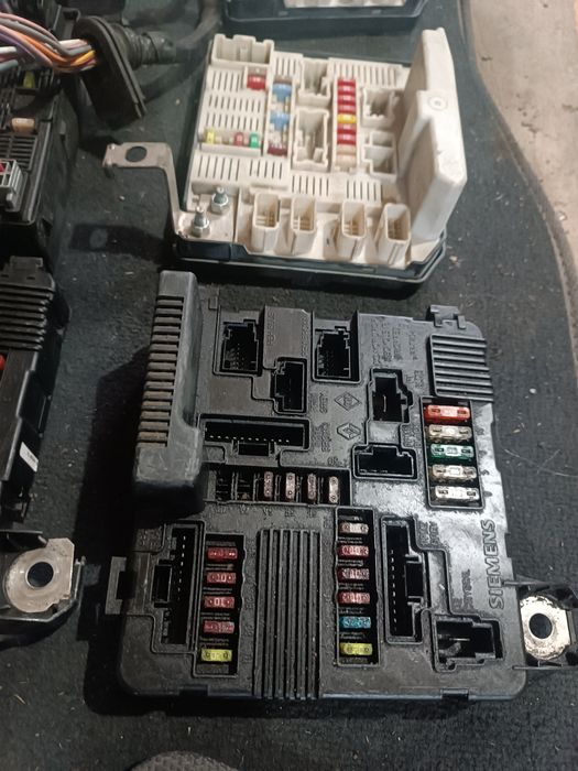 UPC UPC tablou siguranțe Megane2 Scenic2 Clio3 Megane3 Fluence Scenic3 Clio3 Koleos Chit pornire UCH blocator volan ECU Clio3 Renault Megane2 Scenic2