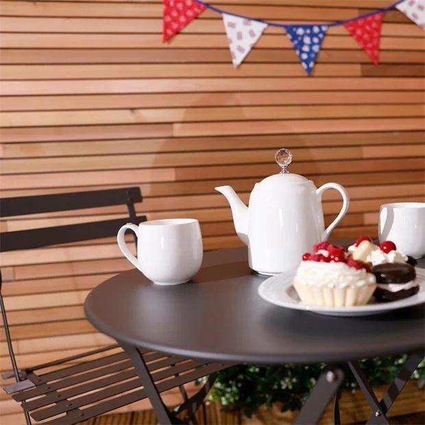 Сгъваем метален комплект столове и маса