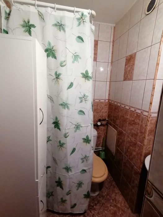 Camera de închiriat