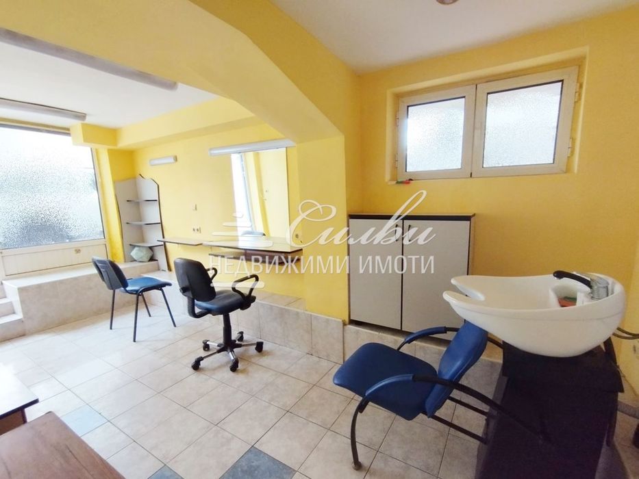 Дава се под наем Офис в Шумен, Център - 15 кв.м за 204 € - Снимка #1