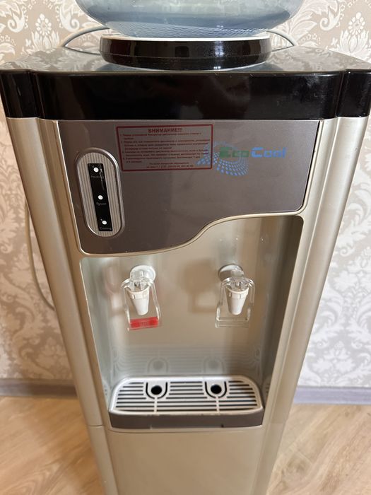 Диспенсор со шкафом