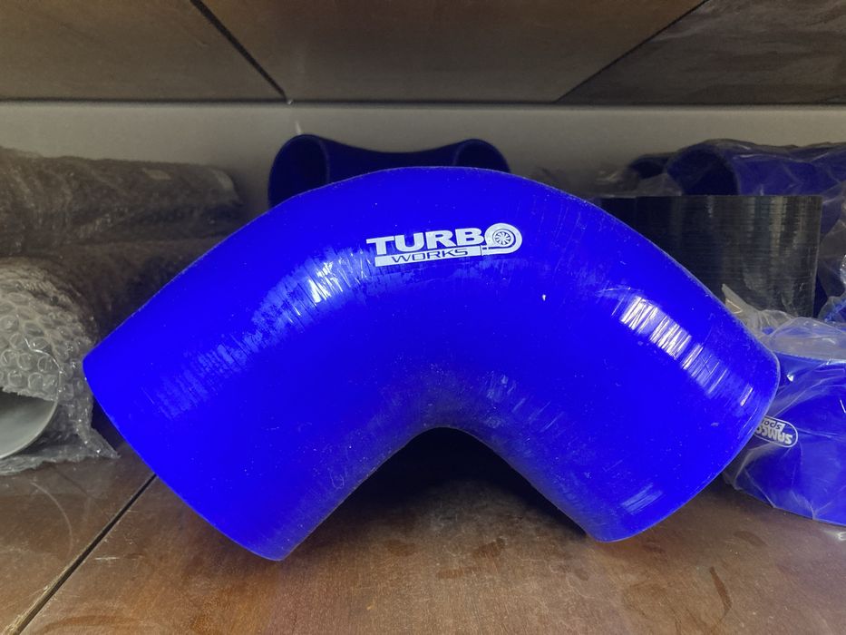 Турбопътища силиконови алуминий универсални колена