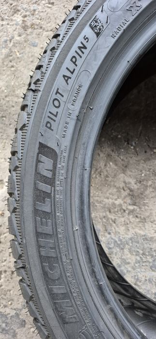 4 anvelope iarna Michelin,fata 235/45/19,spate 255/40/19.Pret/bucata.