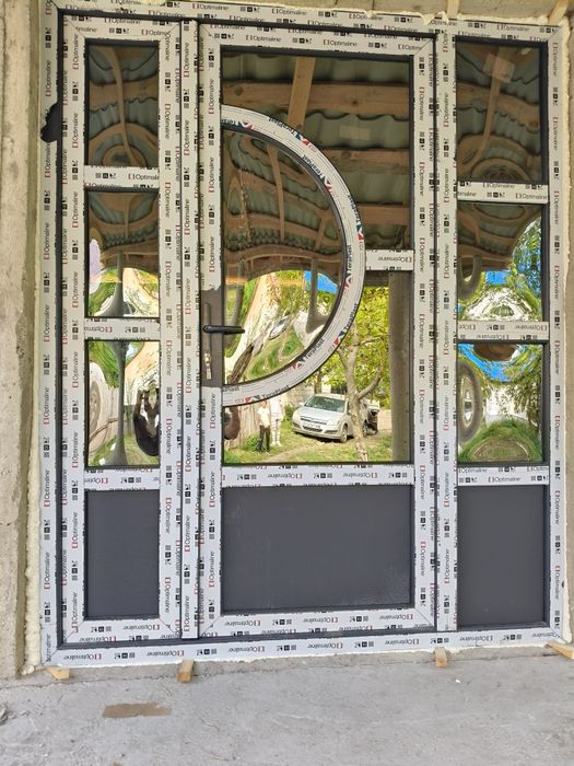 Uși și geamuri termopan la comanda